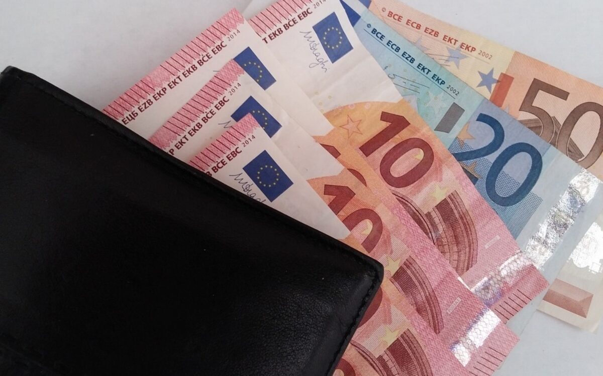 1494236146money 1339295 960 720 1494236146money 1339295 960 720